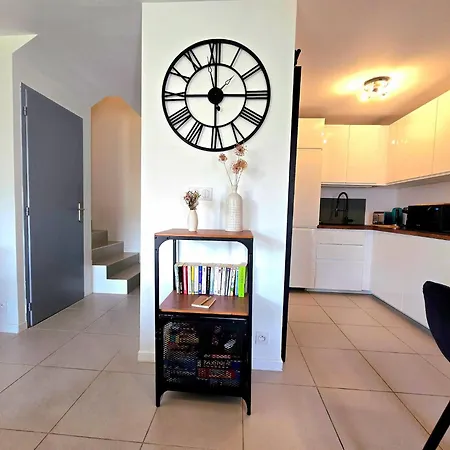 Cozy 2 Bedroom House With Garden & Parking Casa de Férias *