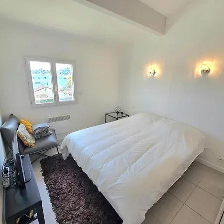 Cozy 2 Bedroom House With Garden & Parking * 님