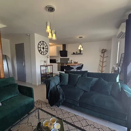 Cozy 2 Bedroom House With Garden & Parking * Nîmes