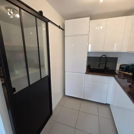 Cozy 2 Bedroom House With Garden & Parking Casa de Férias Nîmes